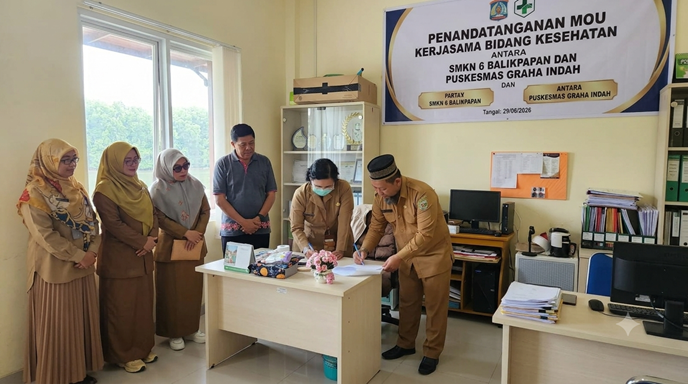 Investasi Kesehatan Masa Depan: Bertempat di Ruang Kepala Puskesmas, SMKN 6 Balikpapan dan Puskesmas Graha Indah Resmi Teken MoU UKS